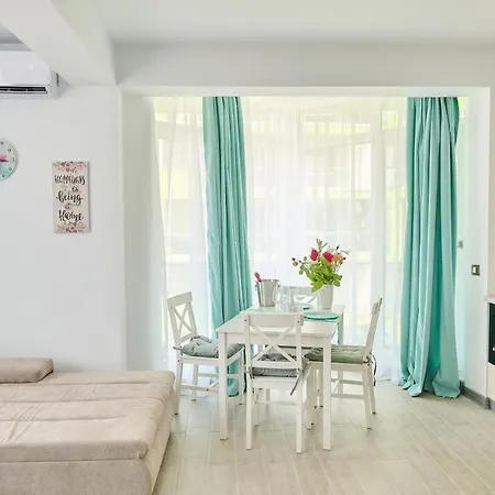 Smarald Apartment Alezzi Spa N Pools Beach Resort Apartmán